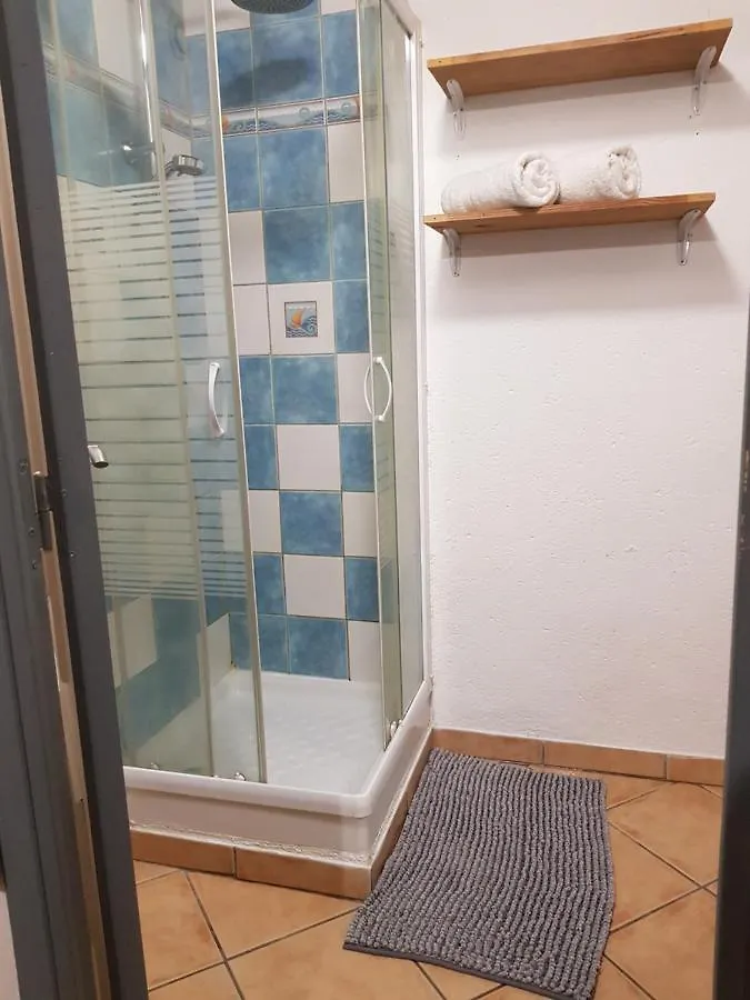 Studio-Centre Ville LʼIsle-sur-la-Sorgue France