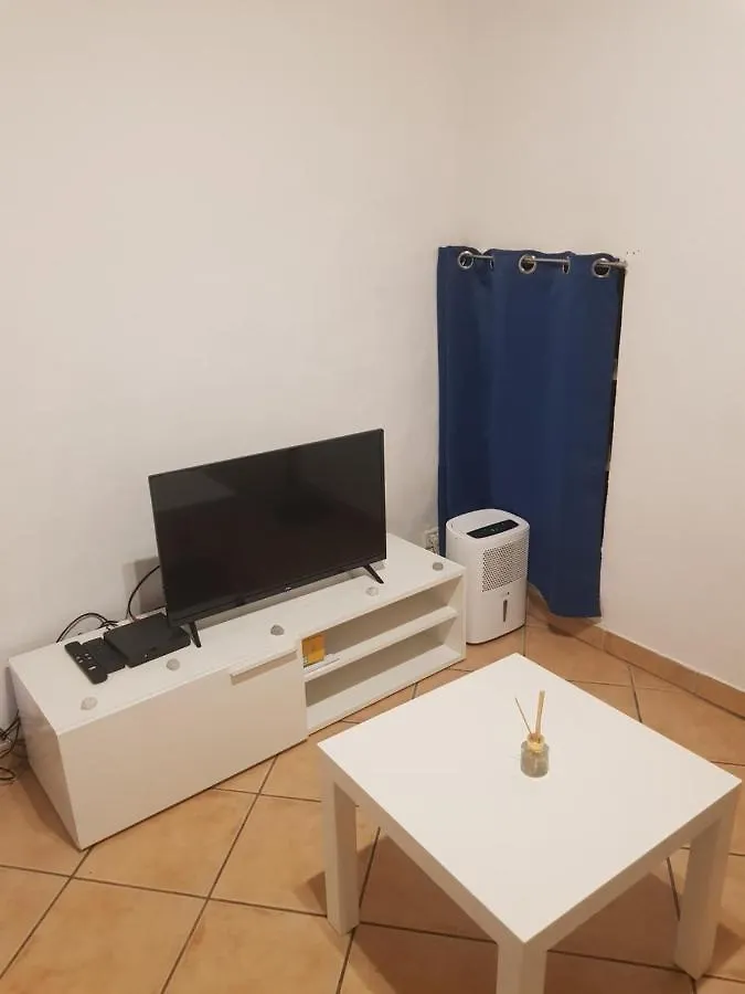 Appartement Studio-Centre Ville LʼIsle-sur-la-Sorgue